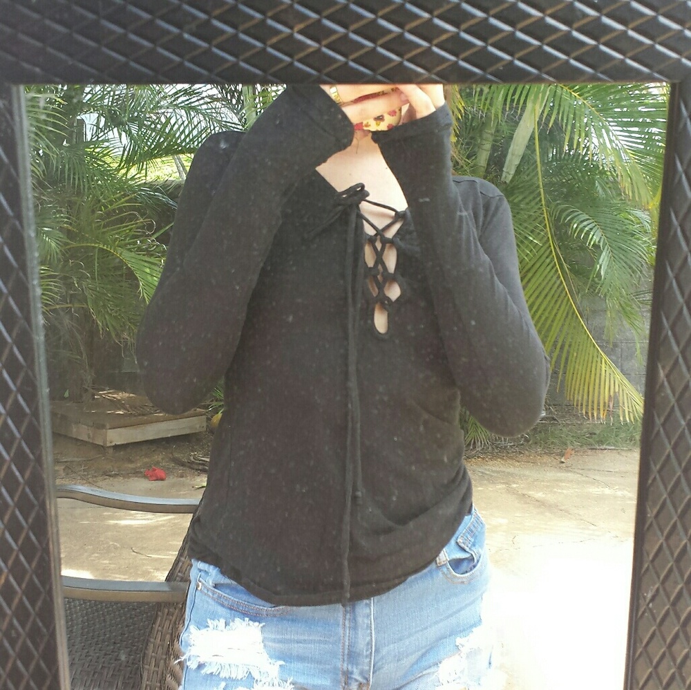 Cute black top